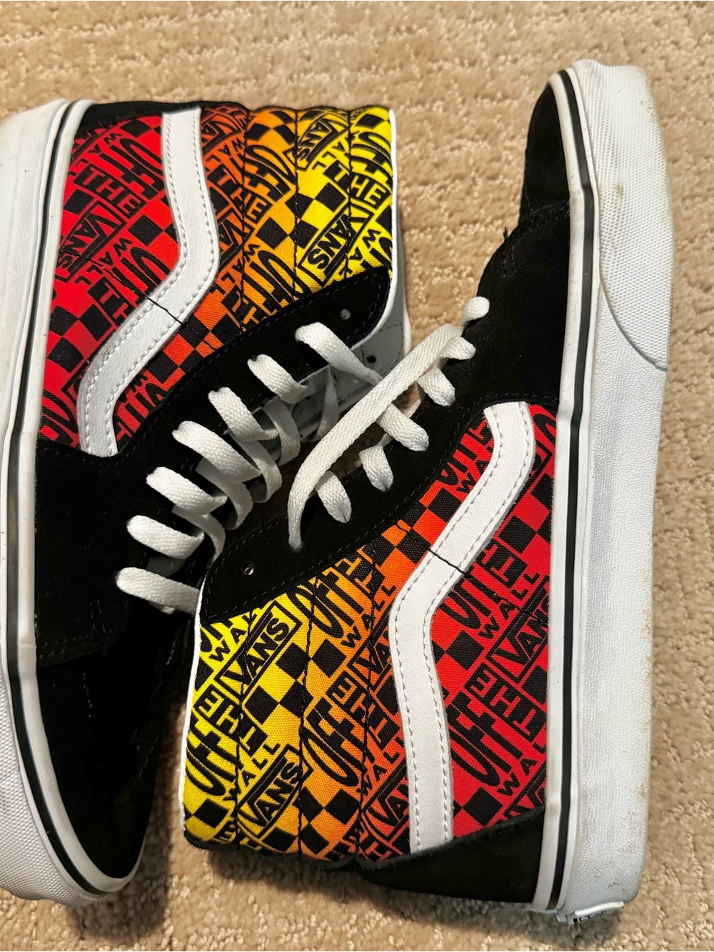 Vans Sk8-Hi High-Top Sneaker, Black with Multi-color Flame logo - Men’s 6.5 - Picture 8 of 10